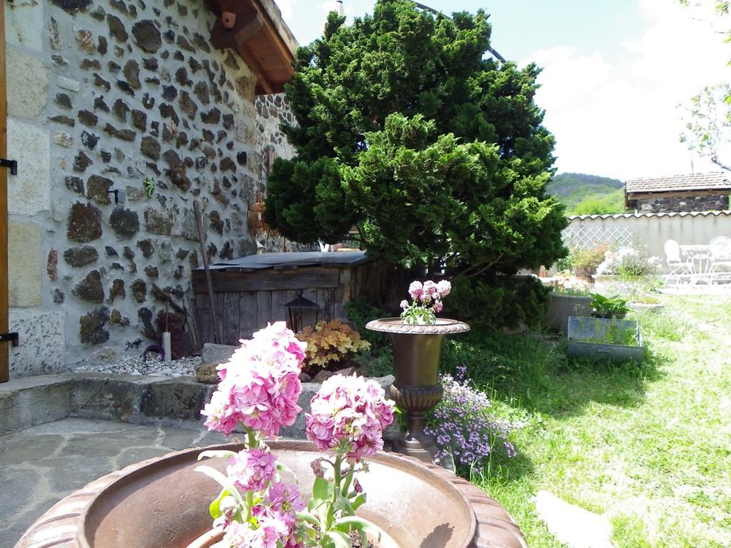 Le Cabanon Bed & Breakfast Thueyts Екстериор снимка